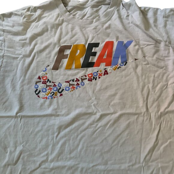 NIKE Unisex Giannis Freak Logo T Shirt Size XL - Picture 2 of 5